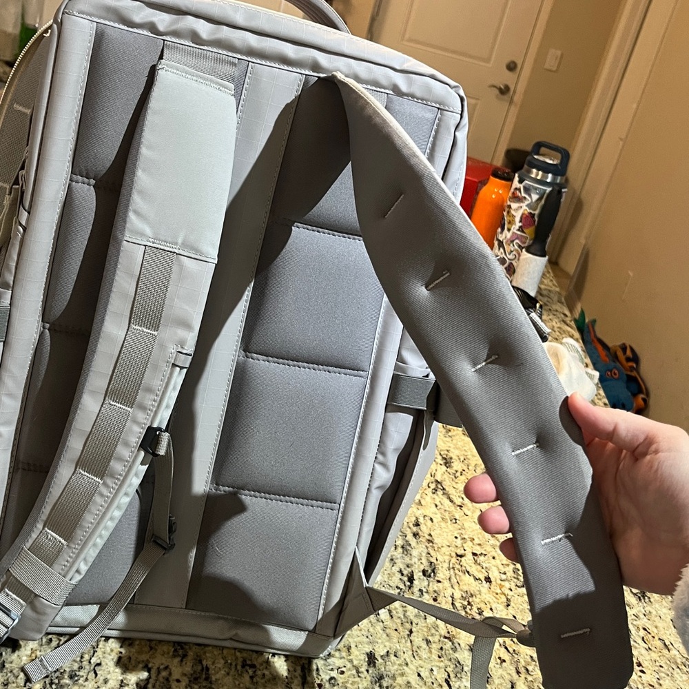 The North Face Base Camp Voyager Backpack 26 L - Picture 7 of 11
